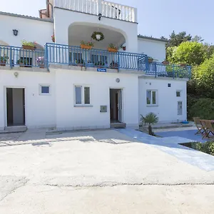  Apartment Paradiso